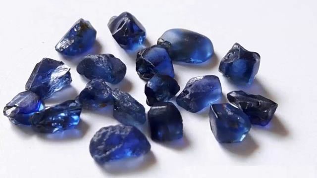 YOGO SAPPHIRE FACET ROUGH/CORNFLOWER BLUE/ 1.85 CARAT