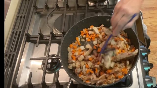 Капуста тушенная с мясом.