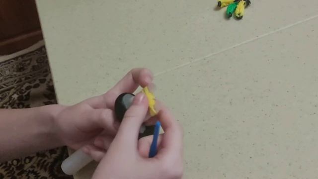 Как сделать БАНАН из резинок.