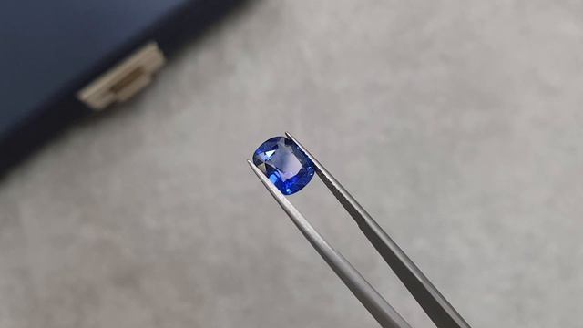 Bright Cornflower Sapphire 4.56 Ct, Sri Lanka (5180)