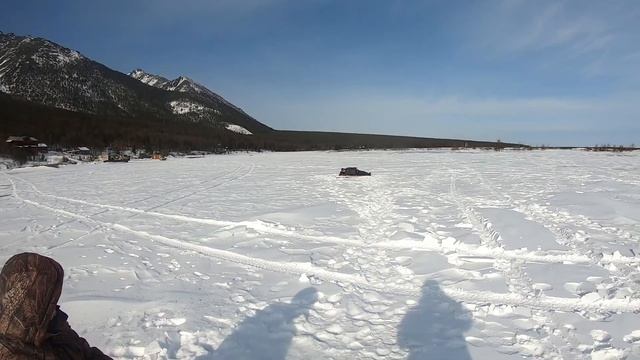 Зимняя рыбалка на Байкале. День первый #рыбалка #длярыбаков #байкалзимой #рыбалканабайкале #лед