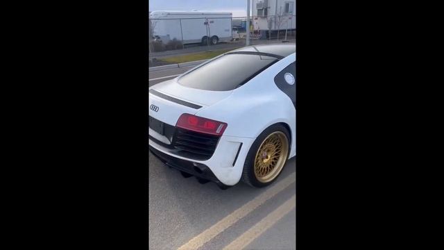 2009 AUDI R8 QUATTRO COUPE/VCC/42V11