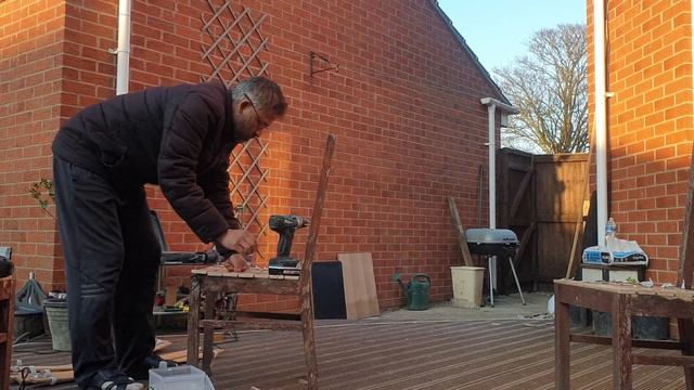 Renewing The Seat Of Garden Chairs.