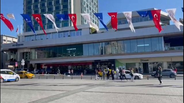 Taksim Square Walking Tour Istanbul 2022 🇹🇷 | Dolmabahce Mosque 🕌