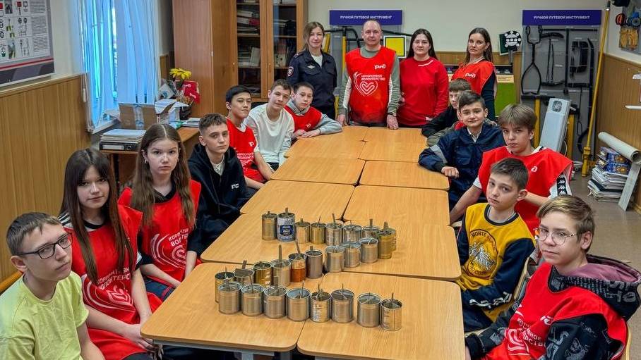 Транспортные полицейские Оренбурга присоединились к акции «Тепло солдату из детских рук»