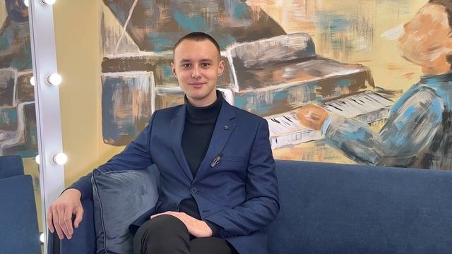 Інтерв'ю-знайомство з викладачем вокалу Романом Морозовим.