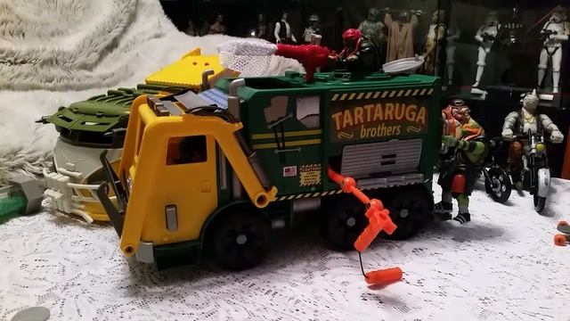 TMNT Out Of The Shadows Turtle Tactical Truck Review