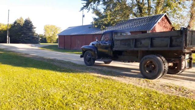 1954 Chevrolet 6400 Dump Truck, 1950 Chrysler Highlander