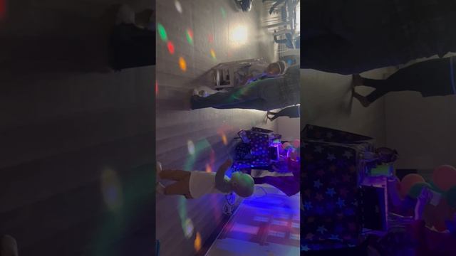 Миха на празднике часть 1