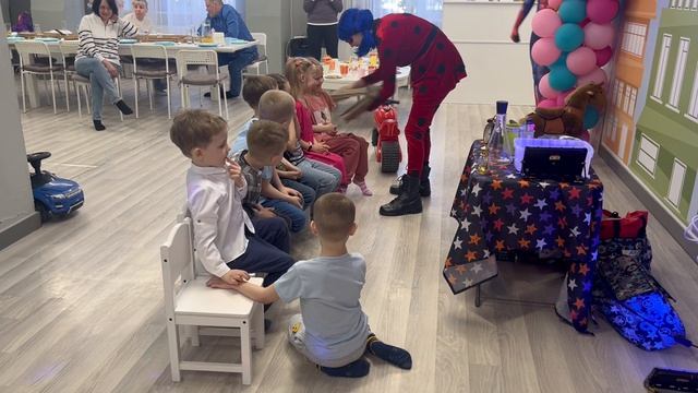 Миха на празднике часть 2