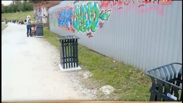 куда исчезли скамейки?