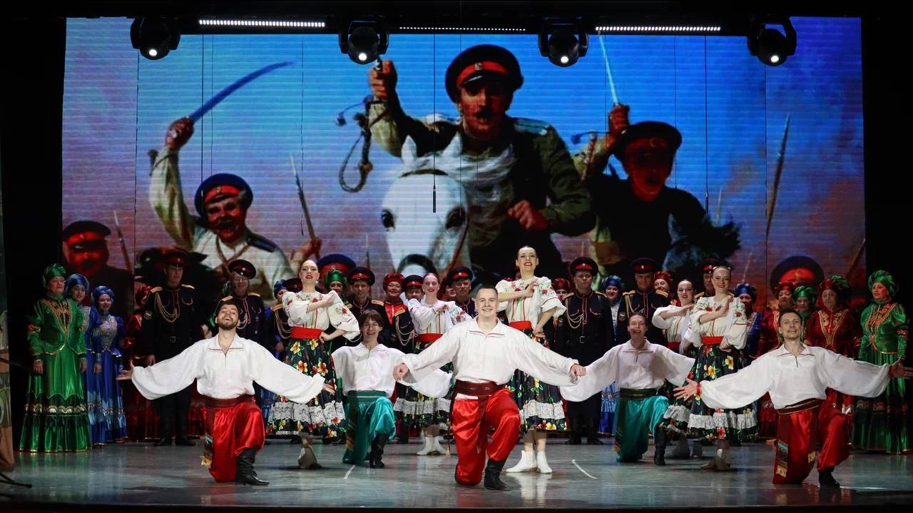 Отчетный концерт ансамбля песни и танца 