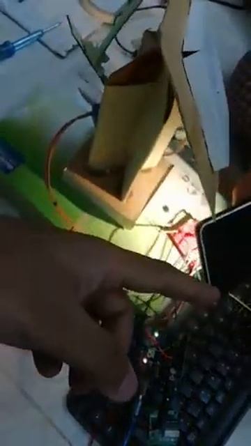 Sun Following Solar Pane Using Light Sensors To ImplementSolar Tracking