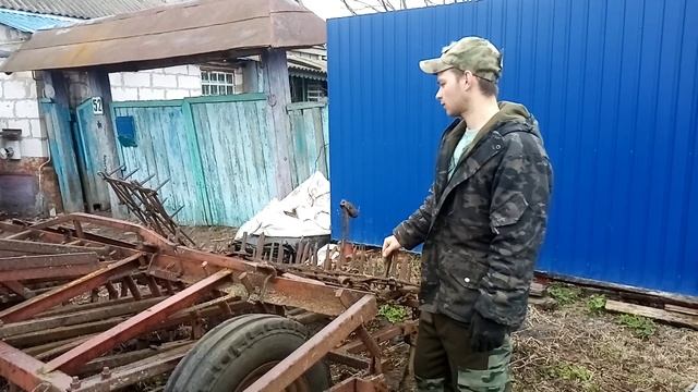 трактор ЮМЗ 6АЛ.