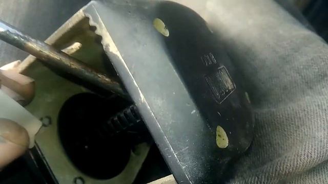 Перебираем ремень безопасности.