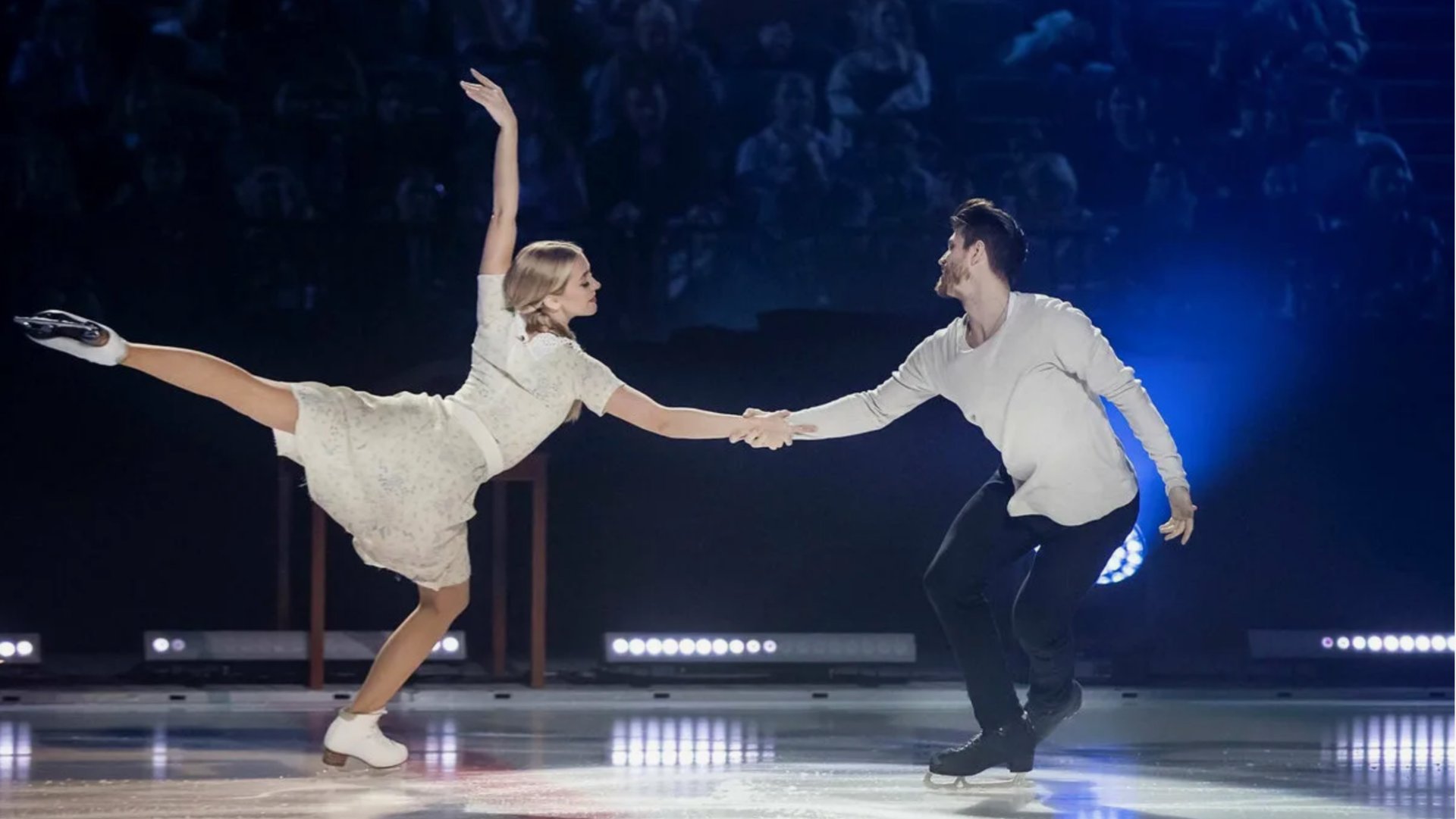 Спектакль на льду «Любимые песни о главном»