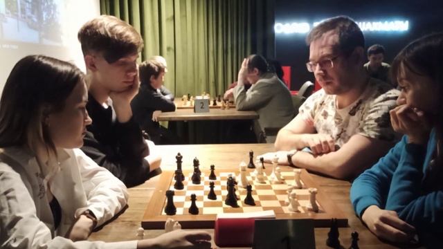 Войт WGM 2260 Ваструхин IM 2386 - Зотова WFM 1893 Рольгейзер 2141. Парные шахматы блиц