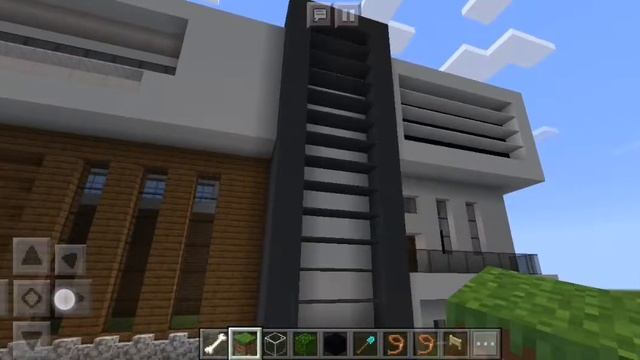 Братик построил мне дом