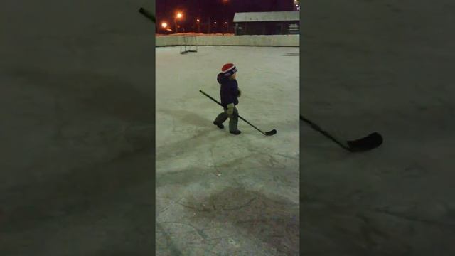 В хоккей играют настоящие. ..?