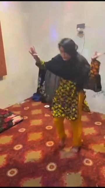 Housewife Amazing Dance At Home