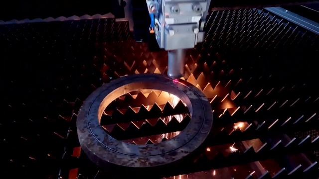 Лазерная резка металла. Сталь 09Г2С. Толщина 30мм. Станок GLORYSTAR. чпу laser lasercutting