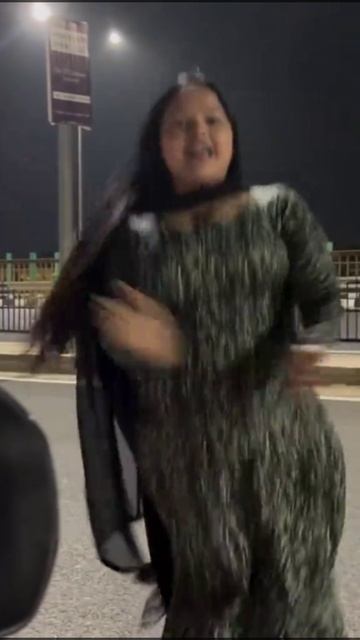Housewife Amazing Dance At Road