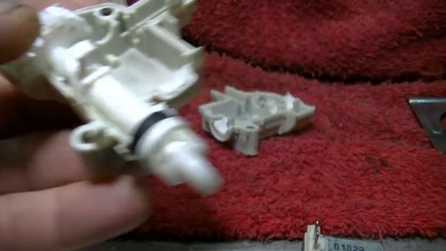 FOX CERRADURA DEL PORTÓN TRASERO SE SOLUCIONO 2 DE 3 SIN GASTAR UN SOLO PESO Y QUEDO EXCELENTE