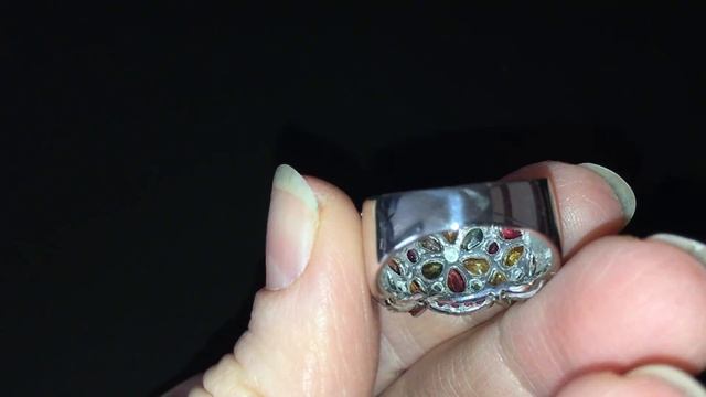 Серебряное кольцо Мультисапфир-Изумруд-Рубин