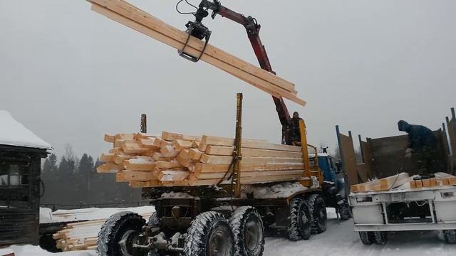 Погрузка обрезного материала для брусового дома - Www.domrs.ru