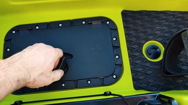 Пластиковый каяк с педальным приводом, разборный