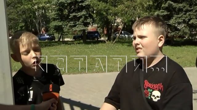 Арт объект, рухнувший в сквере, едва не придавил детей