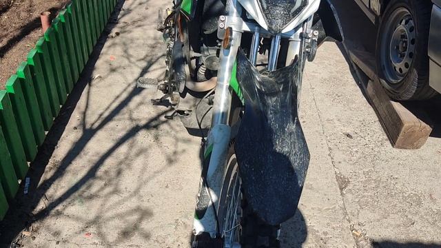 lifan x pect 250 , опустил крыло ниже