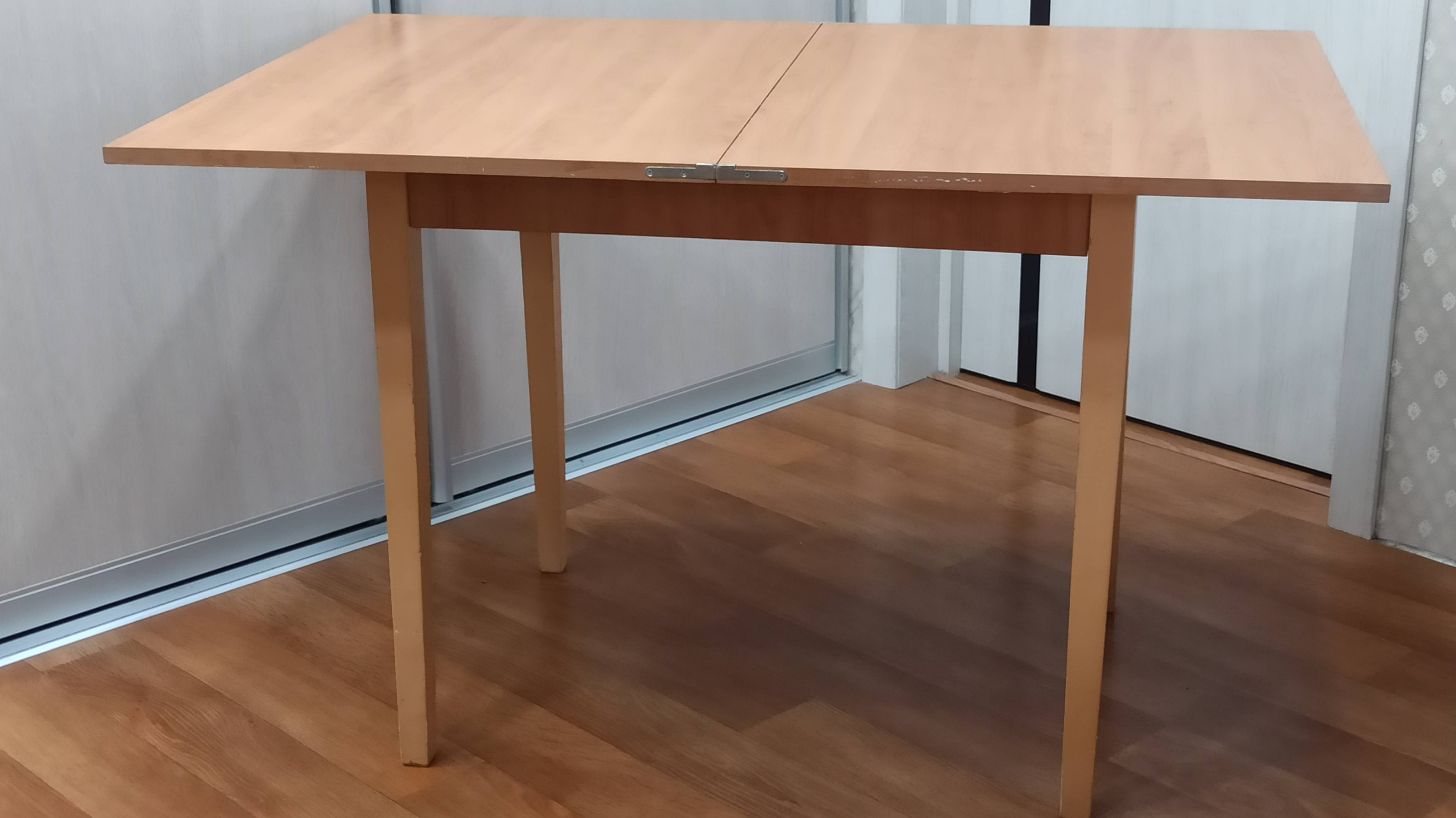 стол кухонный