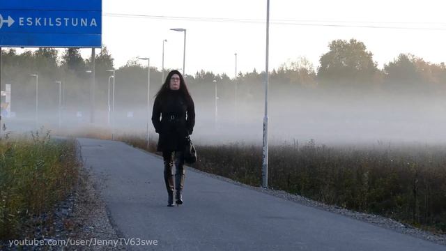 Jenny Crossdresser - Black Leather Leggings, Black Kneehigh Leatherboots And Black Coat.