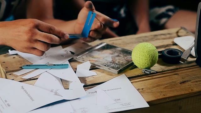 Як зробити паперову док-станцію