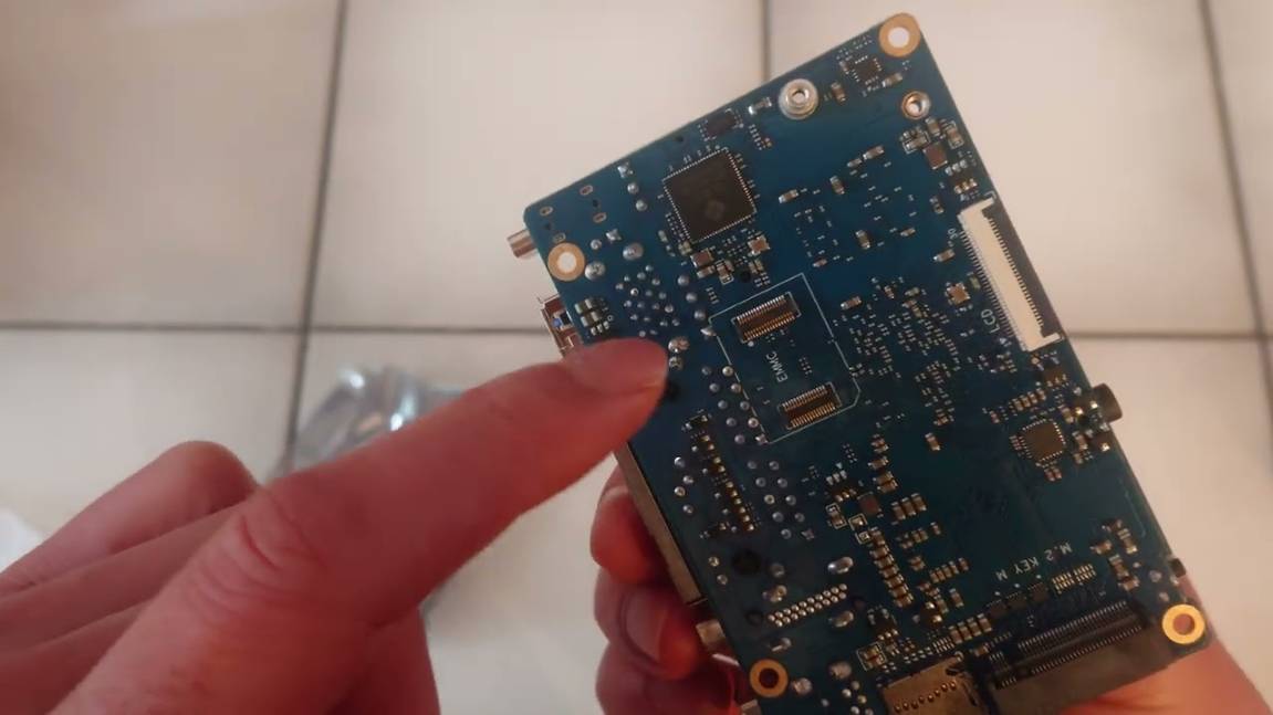 Распаковка Orange Pi RV2 с канала LivingLinux (на русском)