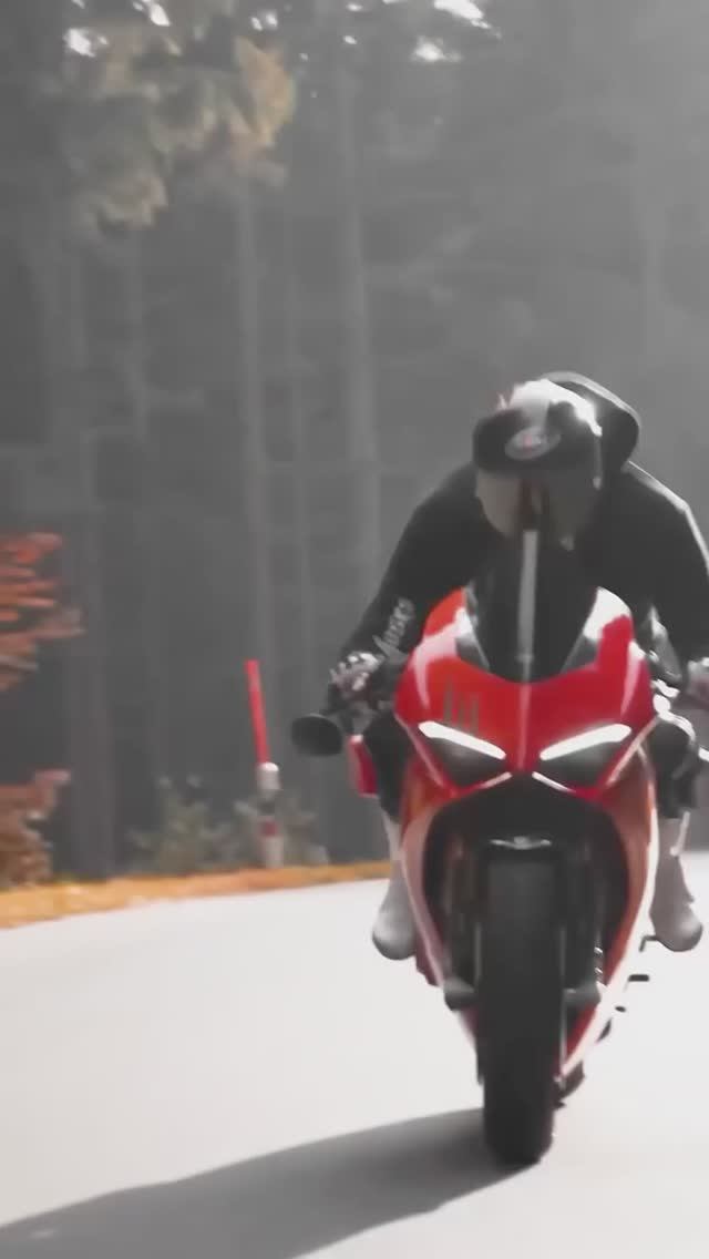 LOOK MOM - I CAN FLY  #panigale