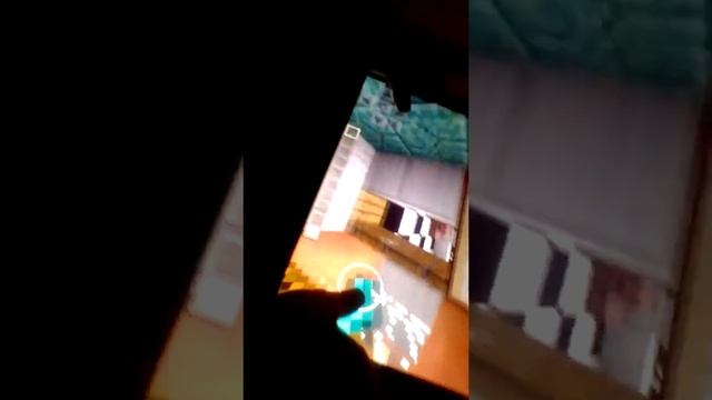 Мой брат играет в майнкравт