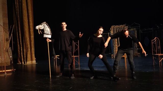 Репетиционный процесс... творим... - «Волшебное зеркало »