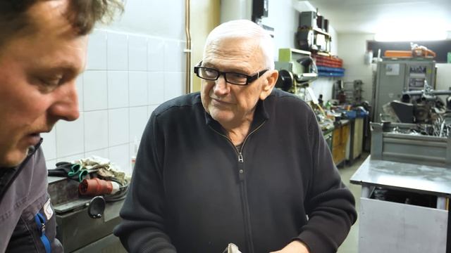 14 - TATRA 148 - RENOVACE ｜ ODBORNÍK SKLÁDÁ SPALOVACÍ PROSTOR MOTORU ｜ 13.DÍL