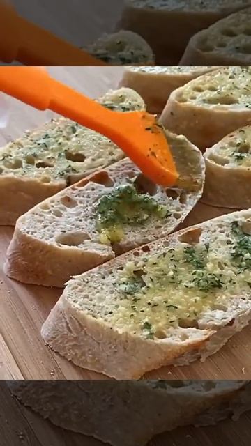 Cheesy Mashed Potato Dip With Garlic Bread 🧀#food#garlicbread#spicyfood#shorts