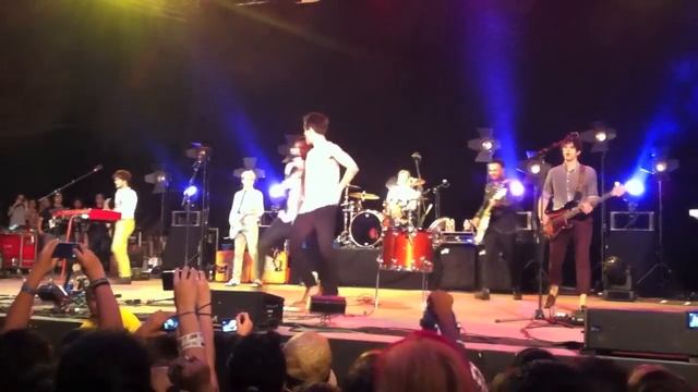 Dancing In The Dark, Panic! At The Disco, Neon Trees