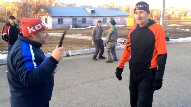 Варианты защиты при нападении с ножом !