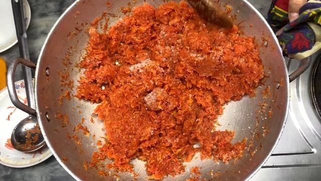 Halwai Style Gajar Ka Halwa Recipe | Gajar Halwa Recipe By Nawal Kitchen