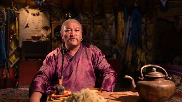 Өвөрмонгол Баяннуур аймгийн Малчин Б.Алмаасцолмон | Бидний цөөхөн Монголчууд | Nomadic Geography