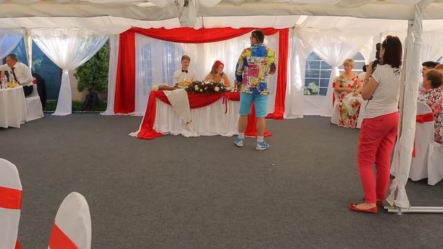 видеофрагмент Ведущий на свадьбе