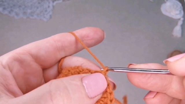 Вяжем валентинку.