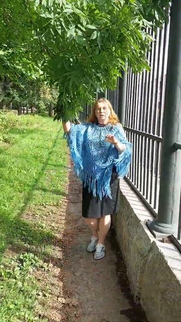 #пончо #спицами #ажурныелистья