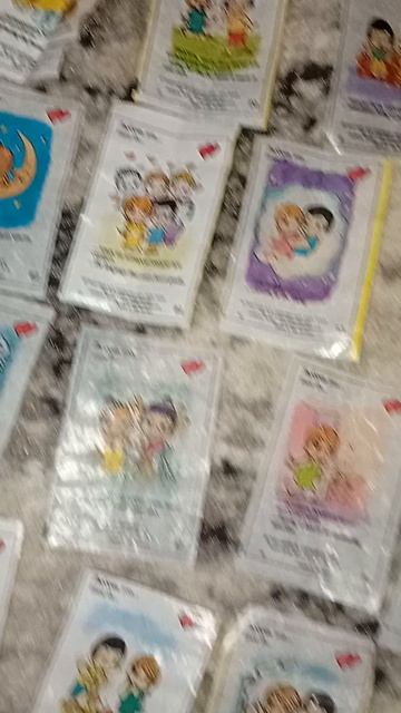 вкладыши из под жвачки Love Is