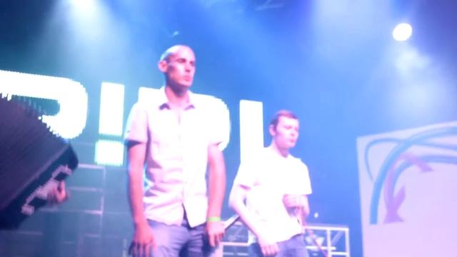 Dots Fam (Многоточие) - его ведёт